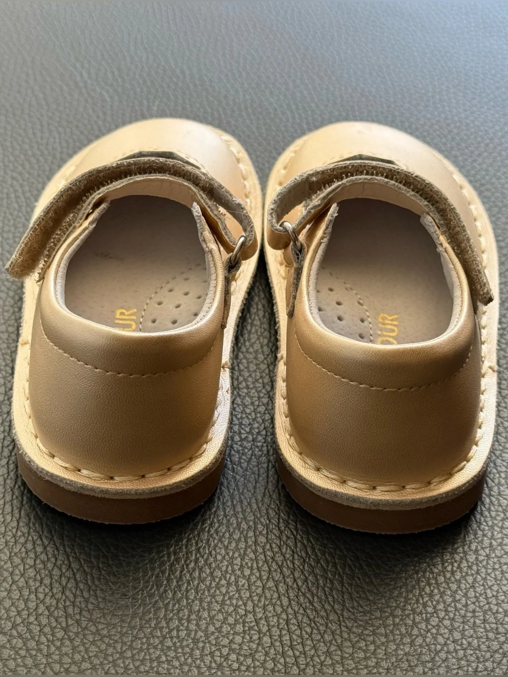L’Amour Toddler Girl Shoes (Size 6)